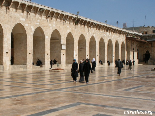 aleppo_great_mosque_courtyard.jpg