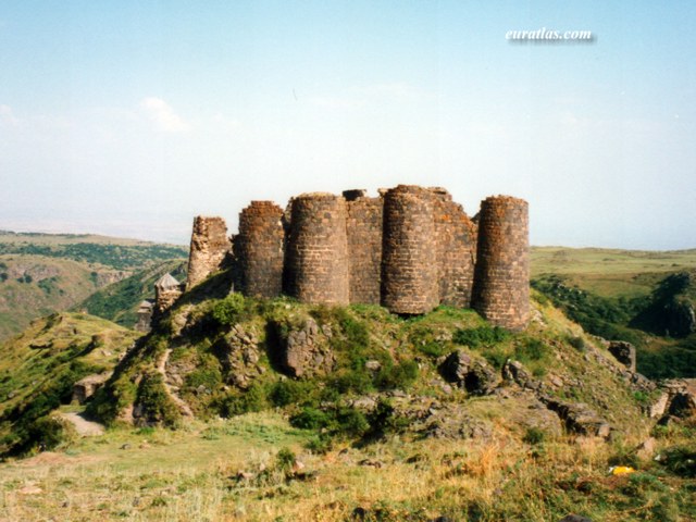 amberd_castle.jpg