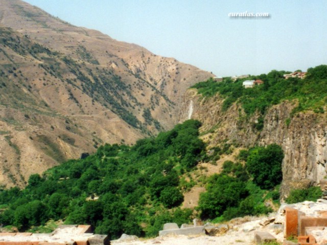 garni_mountain.jpg