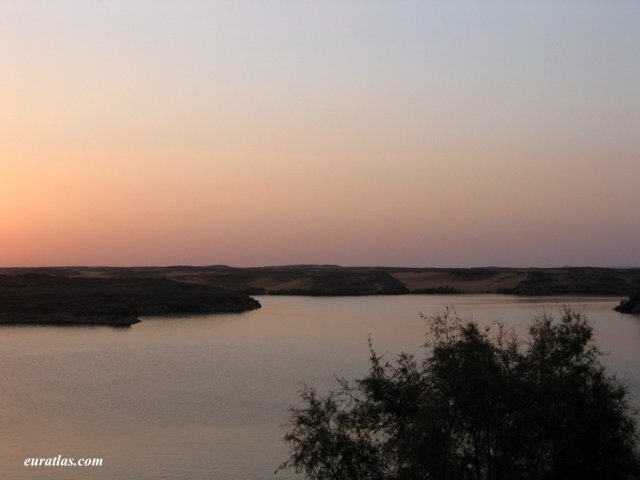 abu_simbel_sunset.jpg