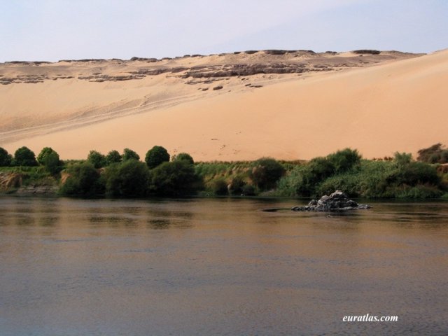 aswan_desert.jpg