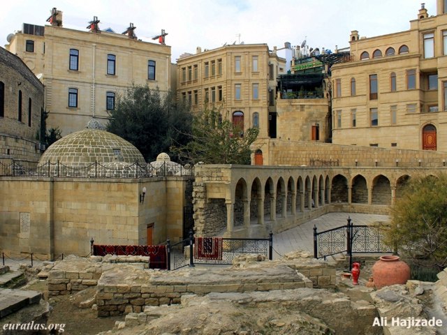 baku_old_bazaar.jpg