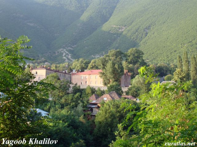 sheki_old_houses.jpg