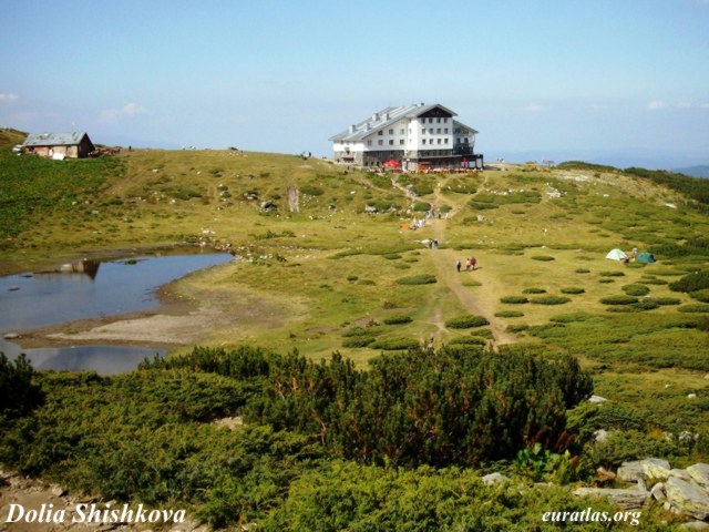 rila_hut_lake.jpg