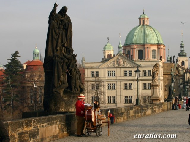 prague_bridge_charles.jpg