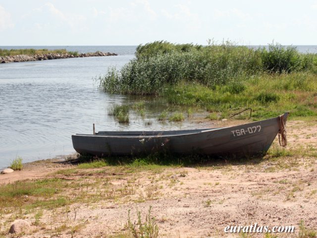 lake_peipus_boat.jpg