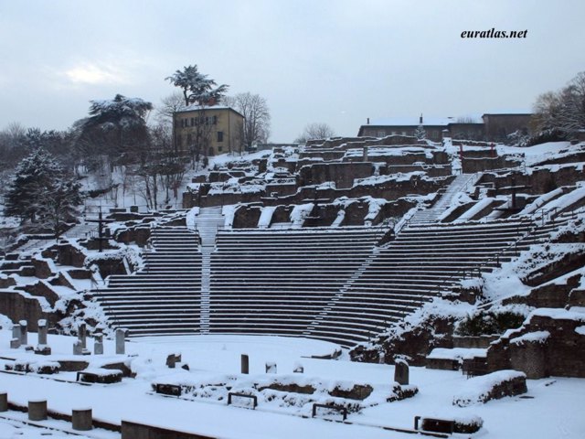 lyon_amphitheatre.jpg