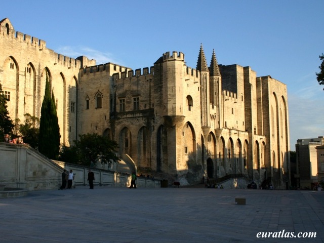 avignon_palais.jpg