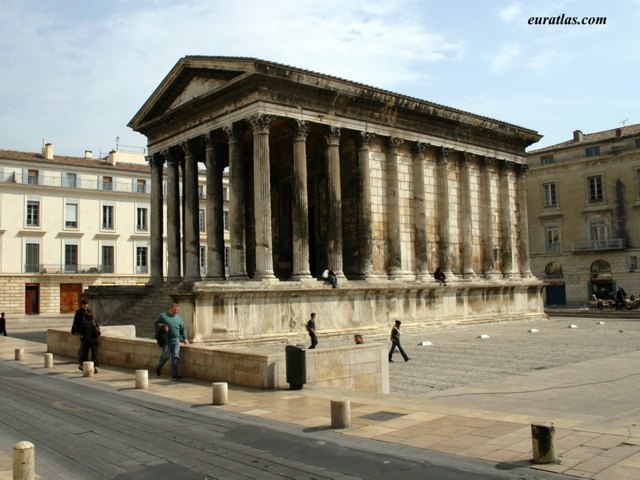 nimes_maison_carree.jpg