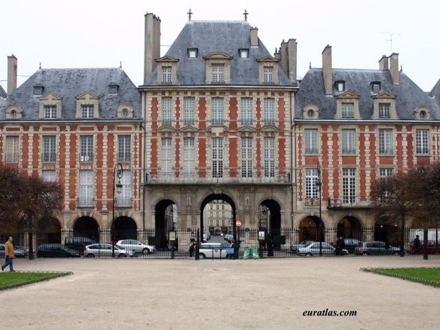 place_des_vosges.jpg