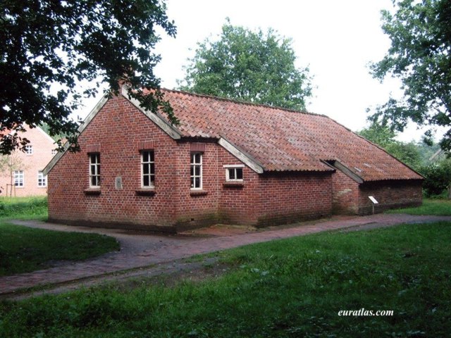 longhouse.jpg