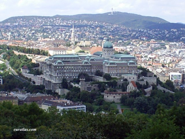 budapest_castle_palace.jpg