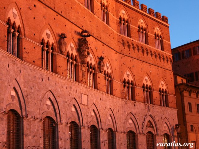 siena_palazzo_pubblico.jpg