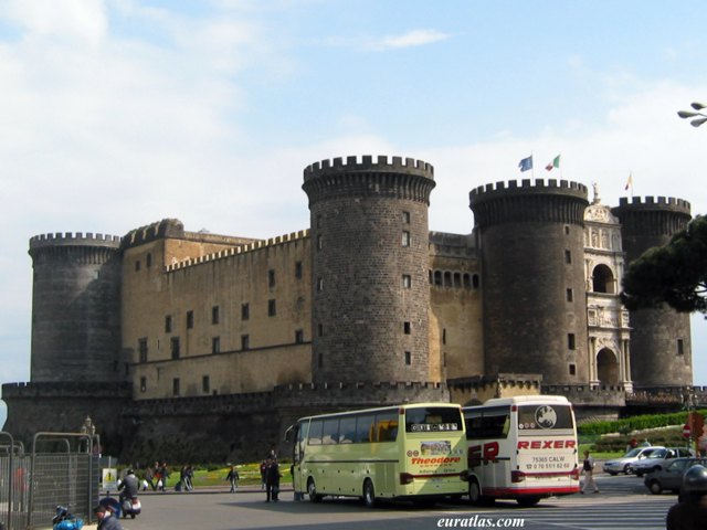 naples_castel_uovo_2.jpg