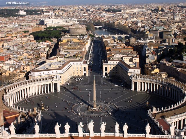 san_pietro_piazza.jpg