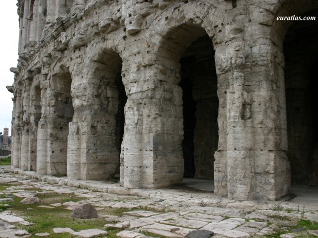 theatrum_marcelli.jpg