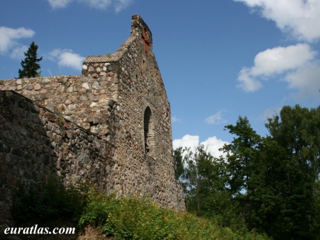 sigulda_castle_ruins.jpg