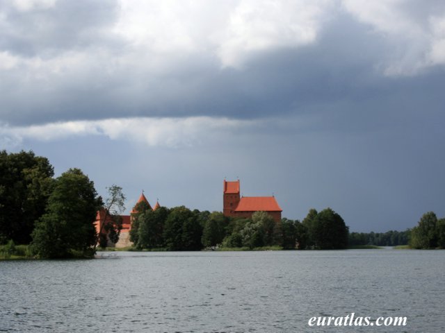 trakai_clouds.jpg