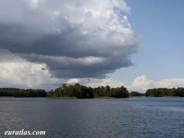 trakai_lake.jpg