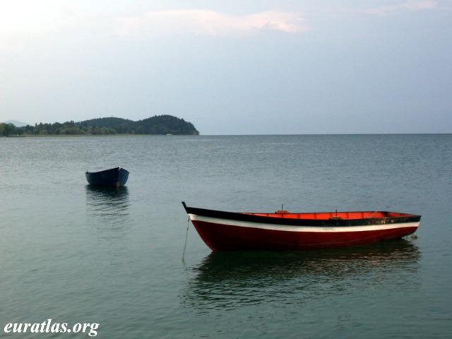 ohrid_lake_boats.jpg