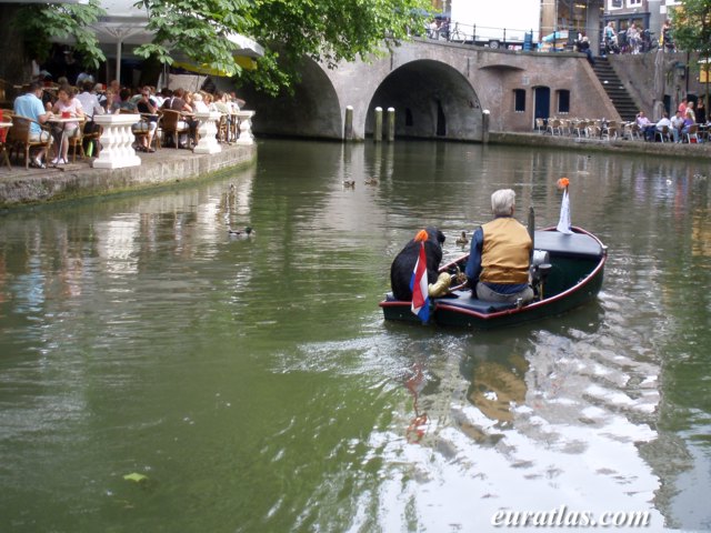 utrecht_boat.jpg