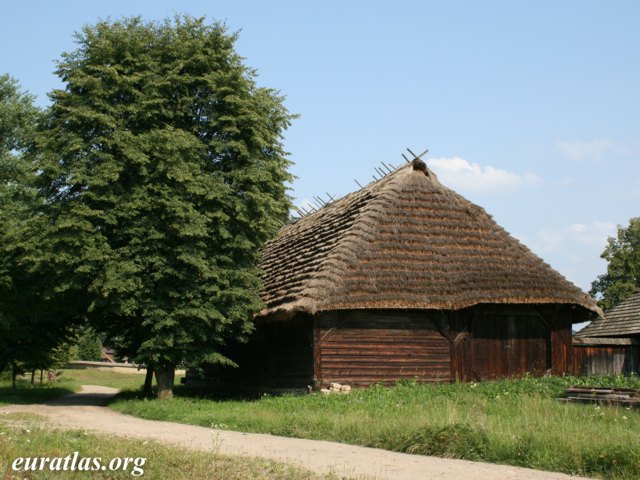 brzezow_barn.jpg