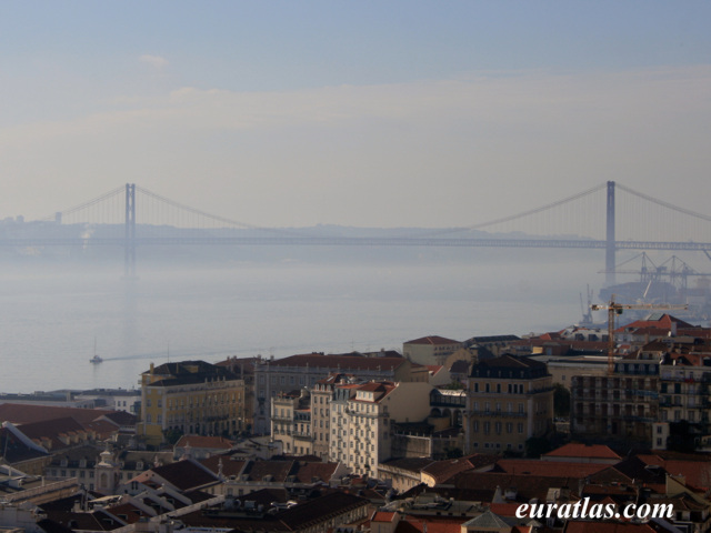 lisbon_25_april.jpg