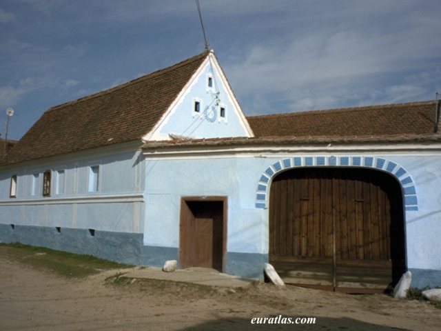 transylvania_farmhouse.jpg