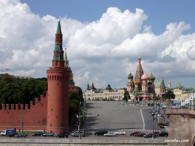 moscow_kremlin_st_basil.jpg