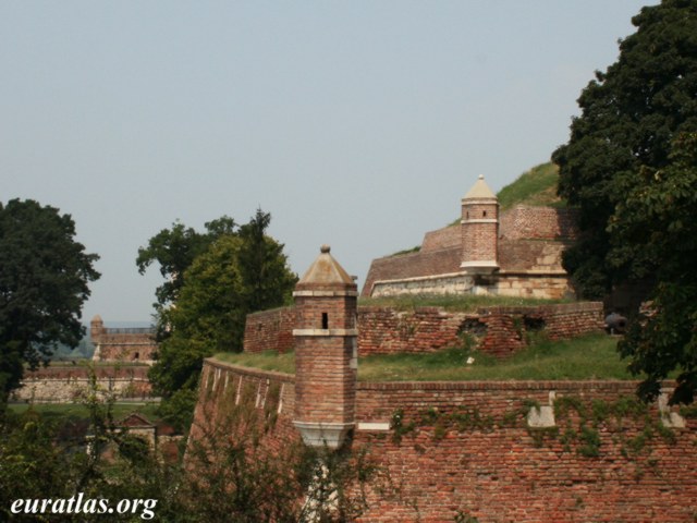 belgrade_kalemegdan_bastions.jpg