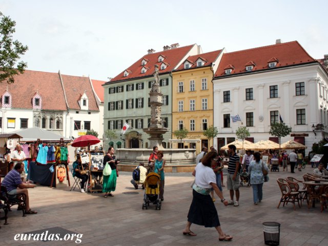 bratislava_main_square.jpg