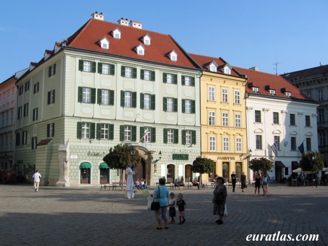 bratislava_old_town.jpg