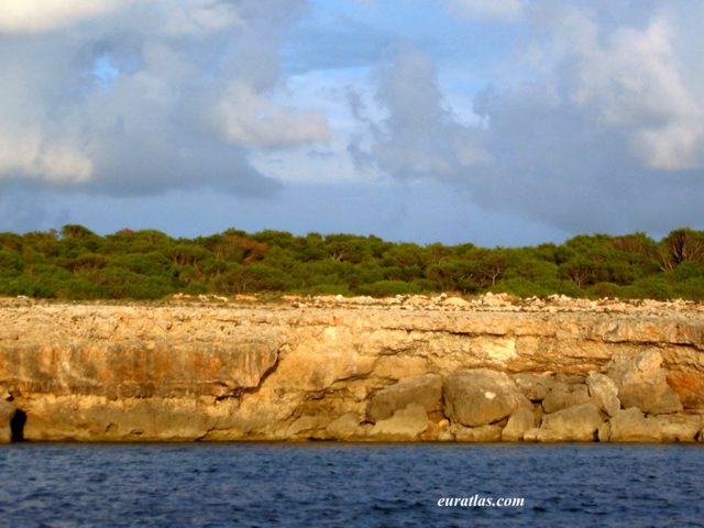 balearic_minorca_coast.jpg