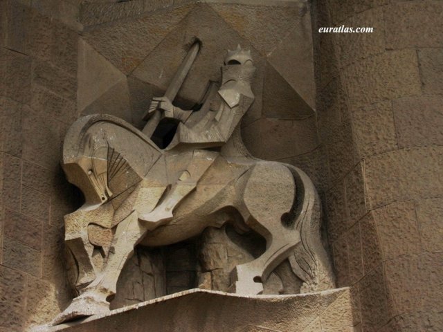 barcelona_sagrada_familia_knight.jpg