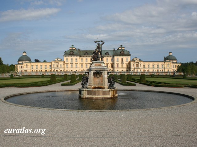 stockholm_drottn_castle.jpg