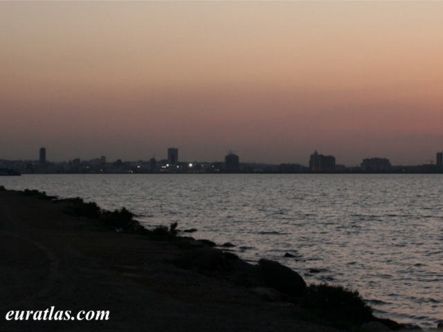 tunis_skyline.jpg